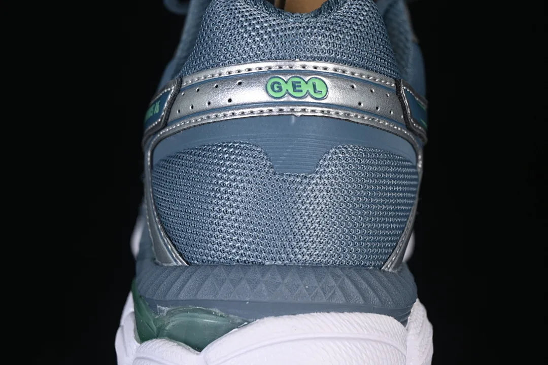 Gel Cumulus 16 White/Ironclad